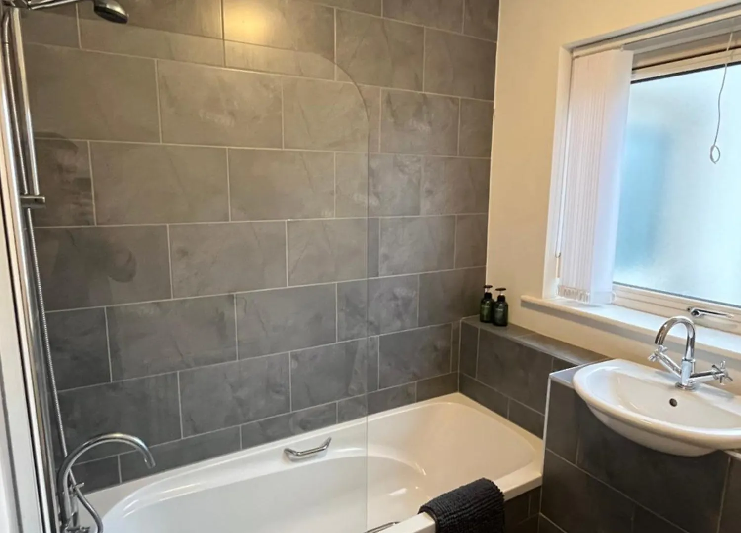 Conveniently Located, 2 Bedroom Modern Apartment دبلن 0*,